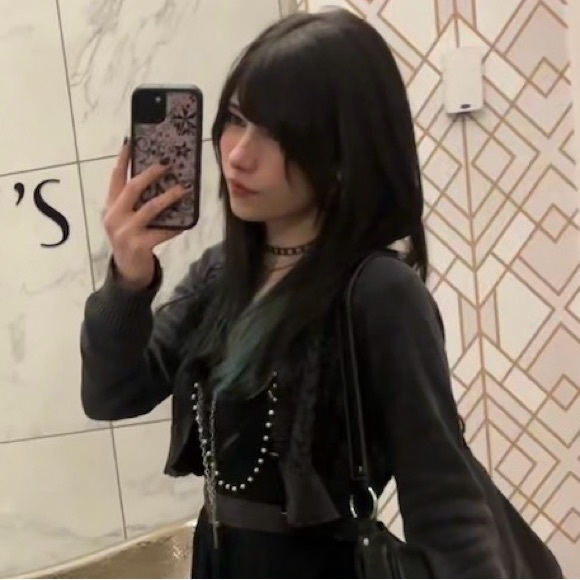 ae711
